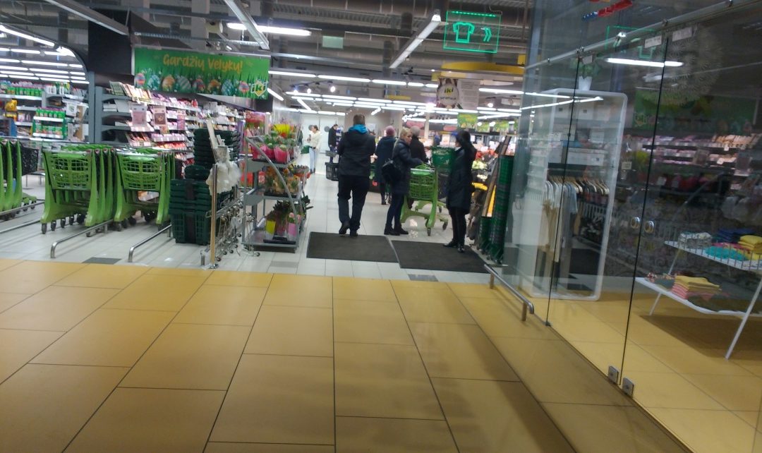 Senjorams, neturintiems šalia artimųjų, galinčių jiems padėti