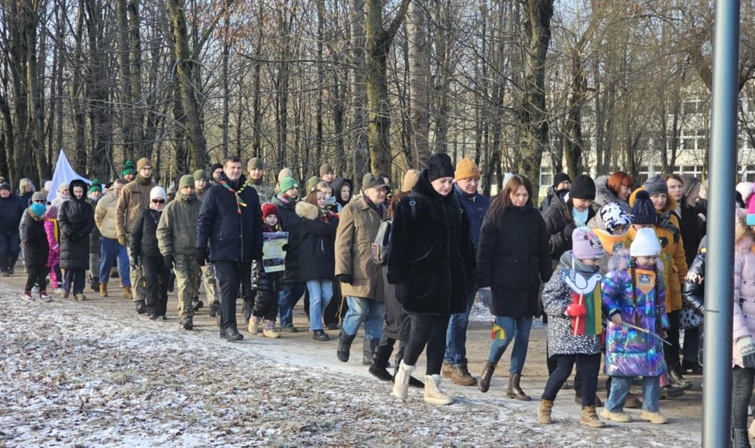 Vasario 16-osios šventinė eisena Signatarų alėjoje