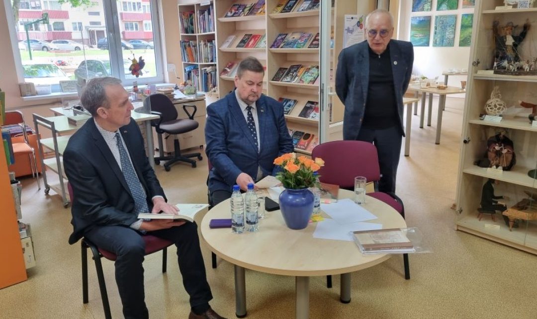 Atėjęs nuo Šiaušės pakrantės